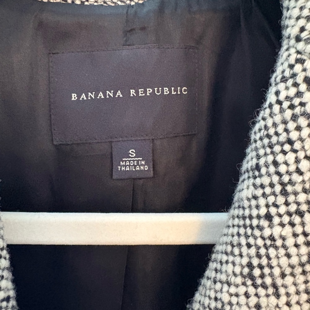 Banana Republic | Classic Black and White Tweed Midi Coat | Small - Picture 6 of 12